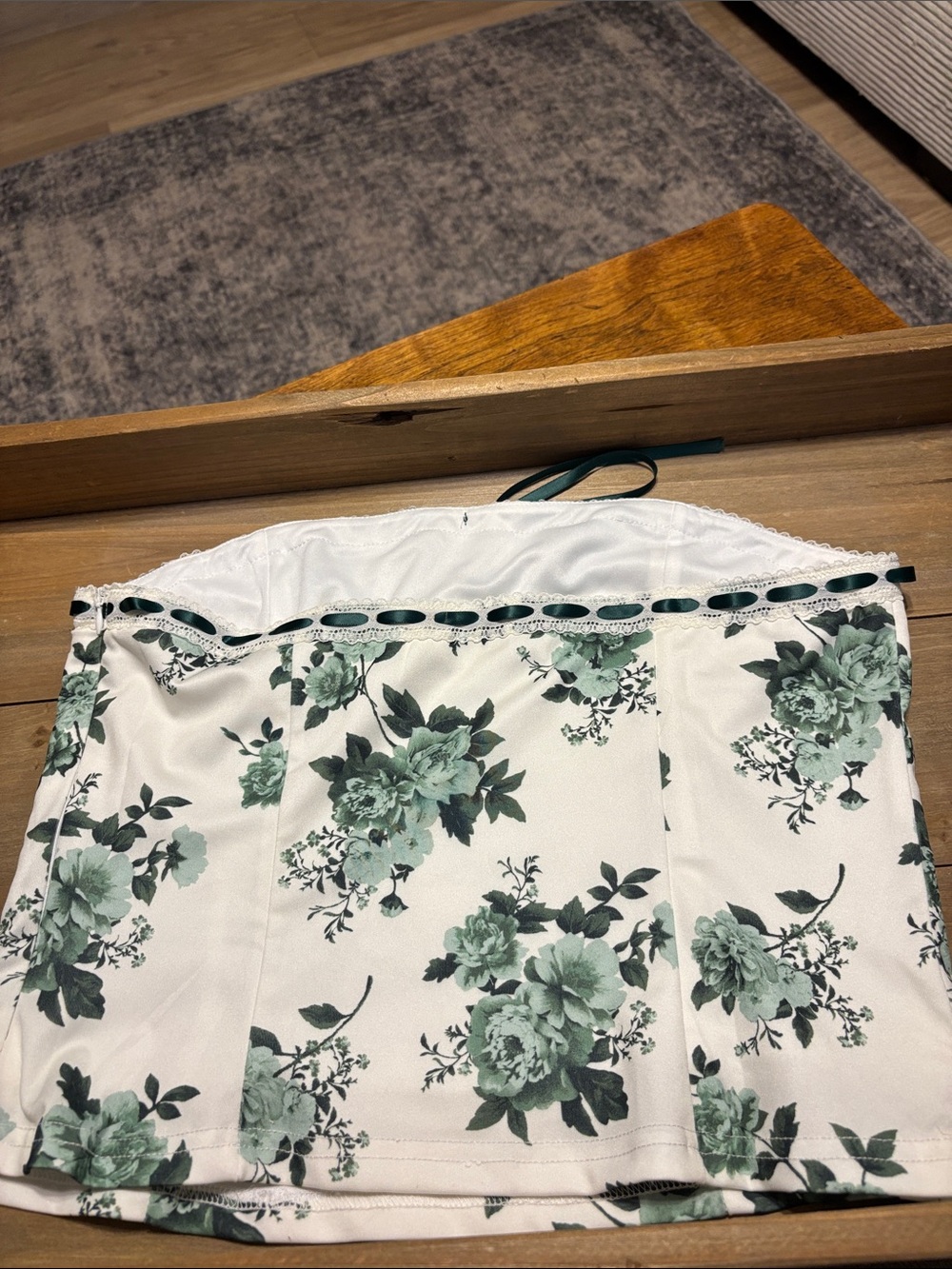 Kimchi Blue Floral Satin Bandeau Crop Boho Coquette Feminine Floral Large - Picture 5 of 6